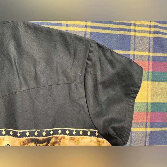 Cumberland Outfitters Black Beige and White Horse Print Short Sleeve Shirt - Picture 10 of 11